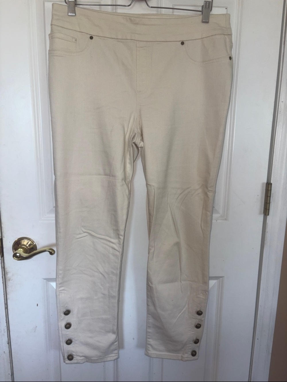 Chico's Cream Jeggings with Ankle Button Detail